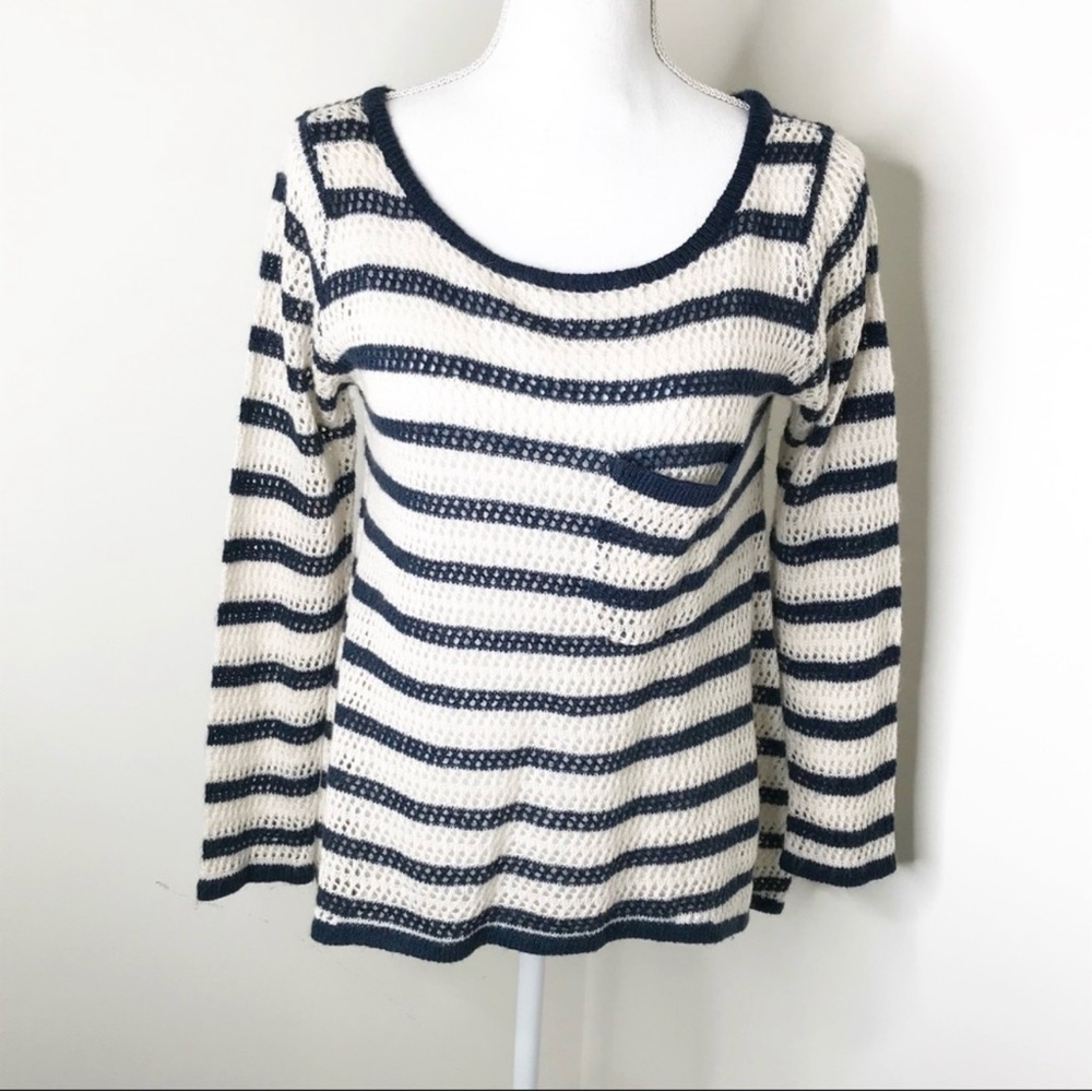 Finders Keepers Knit Bell Sleeve Blouse Size Small